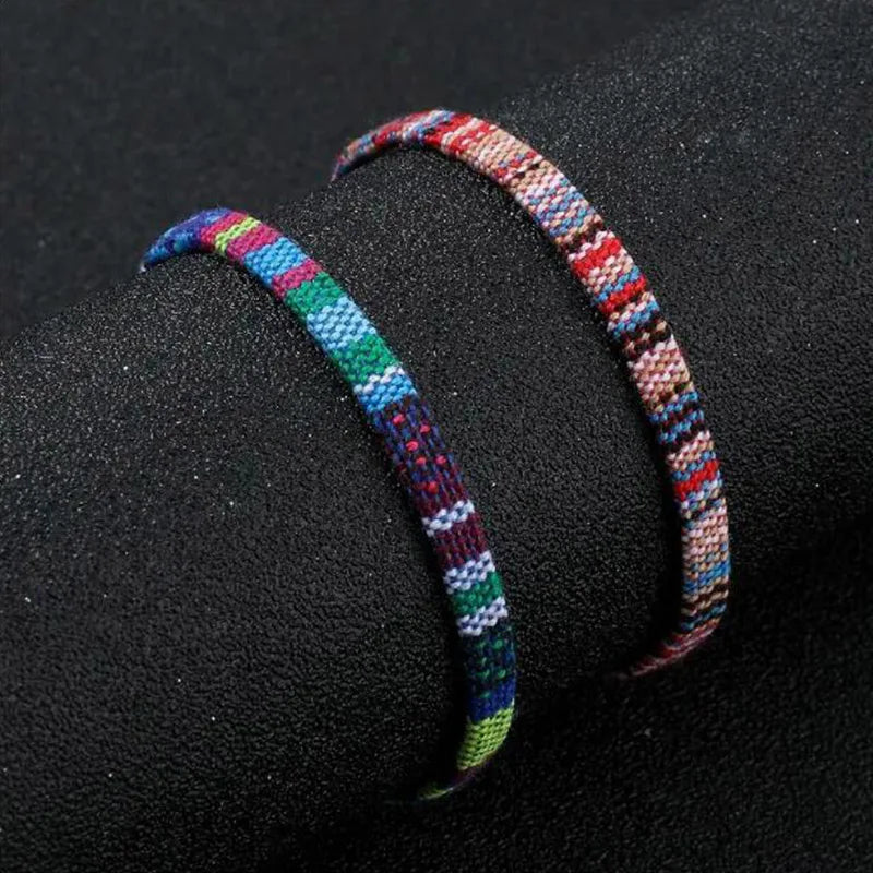 6Pcs/set random hand rope set with string for men and women an adjustable Bohemian bracelet