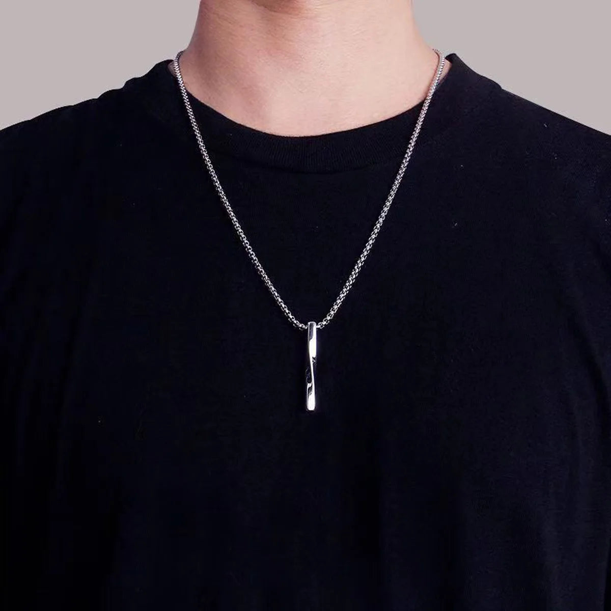 Kpop Safety Blade Razor Pendant Necklace for Men Long Chain Collar Hiphop Jewelry for Men Boys Geometric Dangling Party Gift